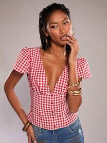 SHEIN BAE 樱桃红格子V领短袖衬衫，乡村甜美风，休闲衬衫，可爱衬衫，通勤休闲衬衫，伊比沙岛风，夏季衬衫，乡村女孩，音乐节 - 紅色 - 查看 7