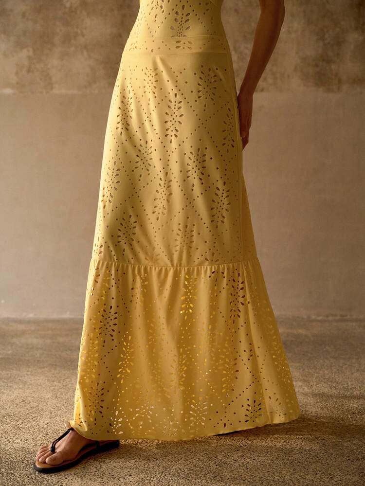 DELICATE ROMANTIC FLORAL PATTERN LASER ENGRAVED WOMEN BEACH VACATION MAXI SKIRT