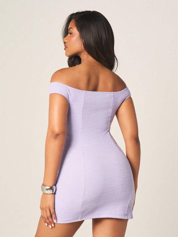 MISSGUIDED テクスチャ生地とセンターシームディテールのオフショルダーボディコンミニドレス、パーティーや夜の行事に