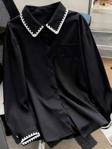 SHEIN LUNE 大码女式花卉边饰长袖单排扣休闲口袋衬衫 - 黑色 - 查看 3