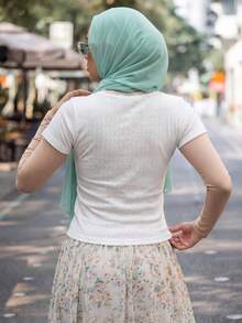 Calvaya 女士甜美蕾丝边短袖 T 恤，修身款 3 纽扣休闲白色 T 恤上衣夏季 - 白色 - 查看 3