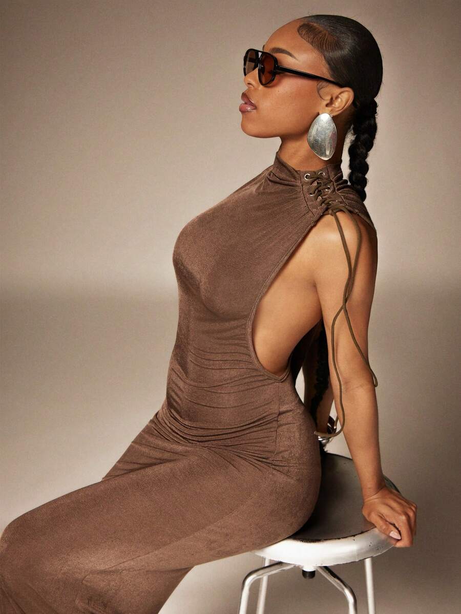 Denimoi 低袖侧镂空长款连衣裙，性感连衣裙，适合闺蜜约会之夜和度假穿着。 - 棕色 - 查看 1