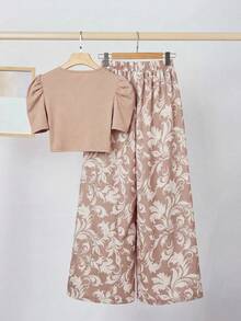 Ellevyn 女士纯色羊腿袖T恤和绿色印花长裤两件套 - 卡其色 - 查看 2