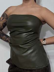 Bearsaez 女士皮革上衣时尚褶皱不对称下摆抹胸上衣，适合外出和聚会上衣 - 軍綠色 - 查看 4