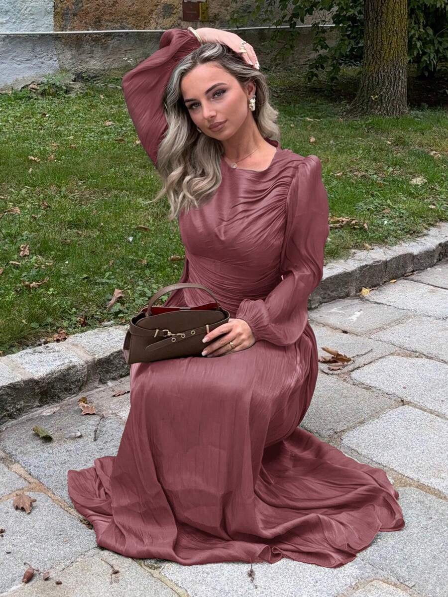 Jeta Ari 女士长裙，圆领，腰部褶饰，泡泡袖，长袖，橄榄绿，光泽，优雅百搭的连衣裙 - Red Plum - 查看 1