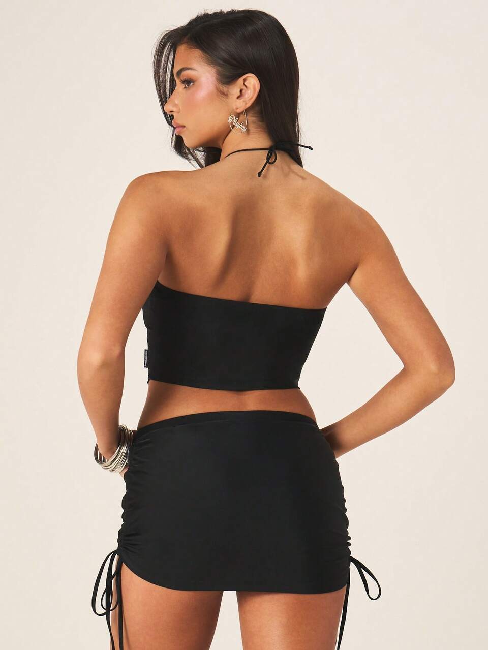 Missguided x Playboy 여성용 스트랩리스 반도 탑, 러치드 프론트 디테일 및 홀터넥 타이, 여름 해변 클럽웨어 캐주얼 크롭 스타일