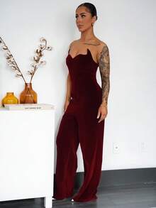 SAYEHFBABY 优雅、精致、浪漫、性感、独特的时尚新年、情人节、派对、舞会不对称高腰天鹅绒酒红色阔腿无肩带连体裤，秋冬款 - 酒紅色 - 查看 5
