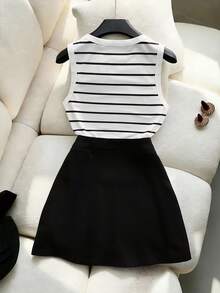 GlowEve 女士条纹圆领上衣和迷你裙休闲两件套 - 黑與白 - 查看 2