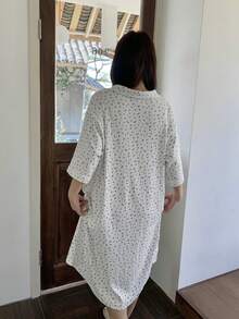 Dazy Plus Loose Ditsy Floral Short Sleeve Knee-Length Nightgown, Spring/Summer Sleepwear - White - View 4