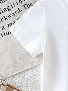 SHEIN Explorewe 女童贝壳和可爱鲨鱼图案印花圆领短袖T恤，时尚休闲，适合春夏各种场合，如派对、节日、郊游等。 - 白色 - 查看 3