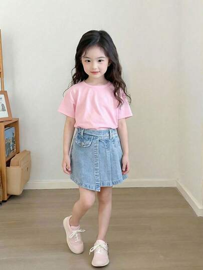 年轻女孩新款休闲时尚简约百搭牛仔短裤，蓝色水洗牛仔裙裤，褶裥设计