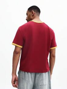 SUMWON 男士休闲修身短袖圆领滚边T恤，印有数字7图案 - 紅色 - 查看 2