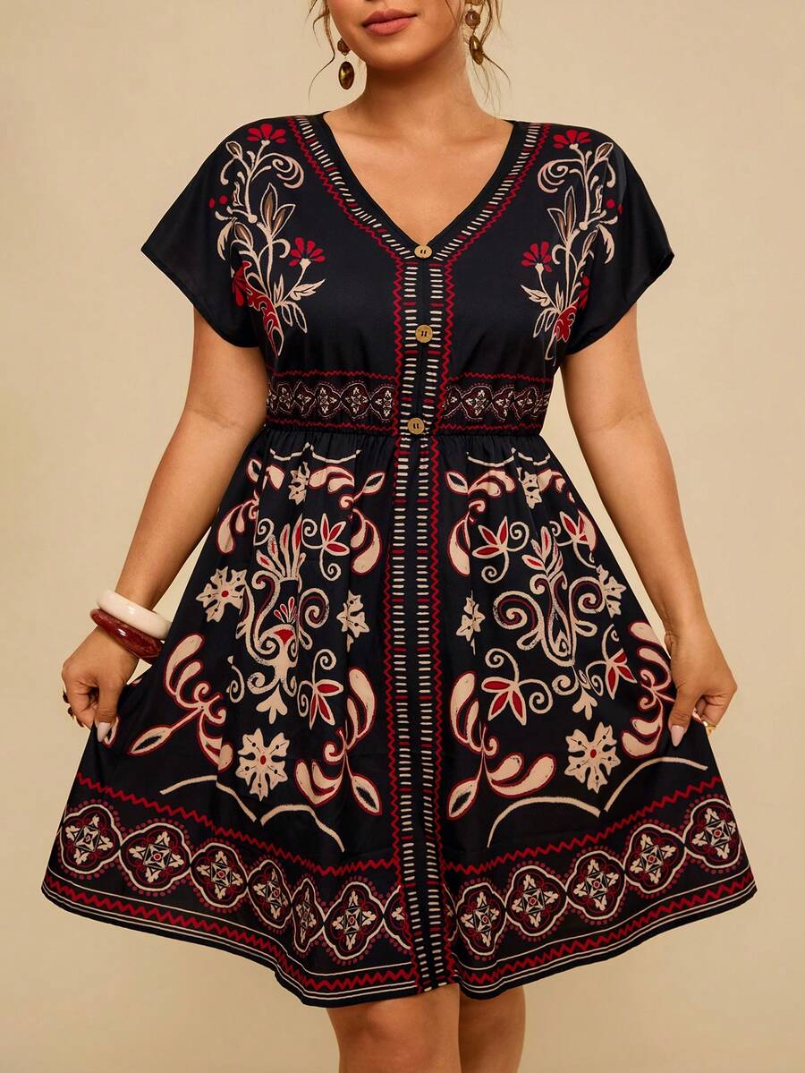 Travachic 大码印花V领短袖连衣裙 - 彩色 - 查看 1