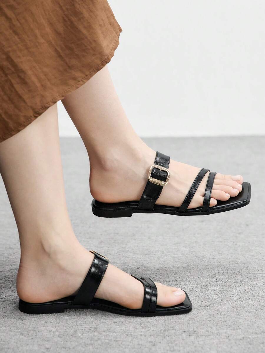 CUCCOO BIZCHIC Sandalias planas cómodas, versátiles y de temperamento sencillo, ideales para el transporte, las vacaciones y la playa - Laca negra - Ver 1