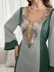 Al Najma 女士复古撞色拼接U领收腰长款束腰上衣，传统阿拉伯风格 - 彩色 - 查看 5
