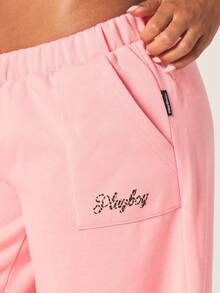 Missguided x Playboy Quần jogger ống rộng cạp thấp màu hồng có túi bên hông và thắt lưng co giãn, mang lại sự thoải mái thường ngày. - Hồng - Xem 4