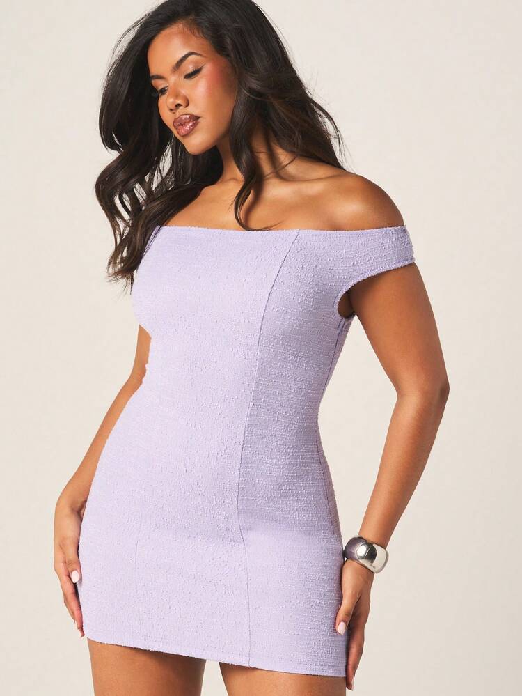 MISSGUIDED テクスチャ生地とセンターシームディテールのオフショルダーボディコンミニドレス、パーティーや夜の行事に