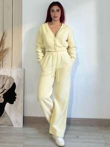 Bearsaez 女士奶油色天鹅绒V领夹克和裤子套装，秋冬 - 淡黃色 - 查看 5