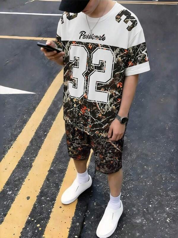 Bộ 2 món cho thiếu niên nam, gồm áo thun và quần short in họa tiết rằn ri lá phong kiểu Mỹ, thích hợp cho mùa hè, thể thao và đi học.