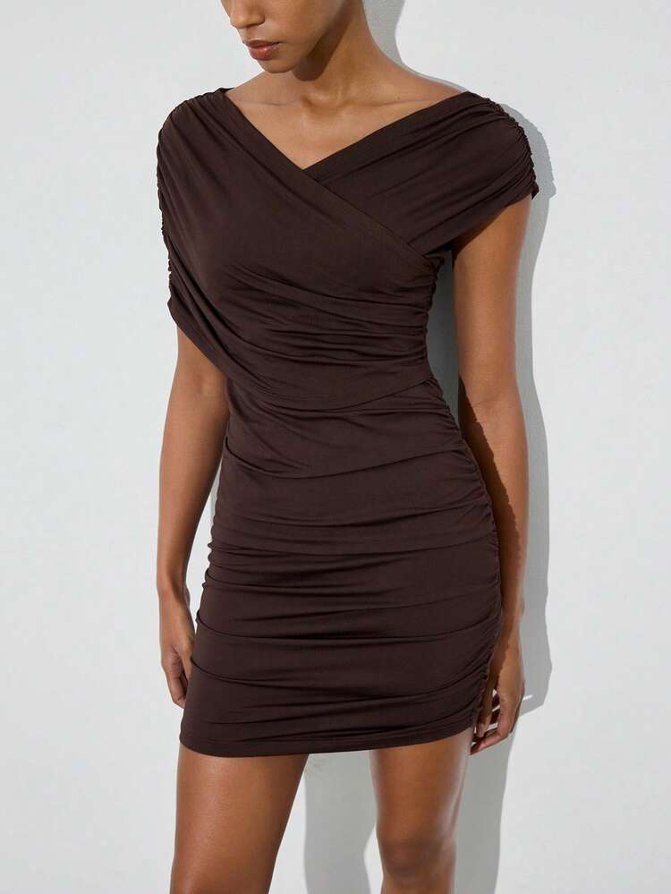 SHEIN Maija Women's Fashion Solid Color Pleated V-Neck Mini Dress St Patrick's Day Women Easter Summer Outfits Easter Dress Women Party Top Beach Dress Summer Holiday Outfits Each Vacation Outfits For Women Summer Outfit For Women Going Out Outfits Graduation Graduation Outfit Casual Dresses Casual Blouses For Women, , Summer Holiday Outfits, Vacation Dress , Beach Vacation Outfits For Women Body Fitting Dress Ruched Dress,Summer Dresses For Women