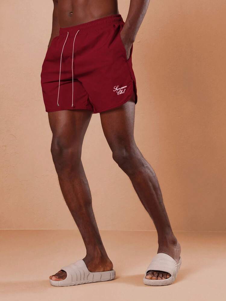 남성용 버건디 비치 반바지, 드로스트링 레귤러 핏 곡선형 밑단 여름 휴가 수영복