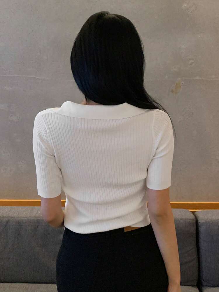 Women's Solid Color Slim Fit Short Sleeve Polo Neck Lightweight Casual Summer Knit Top