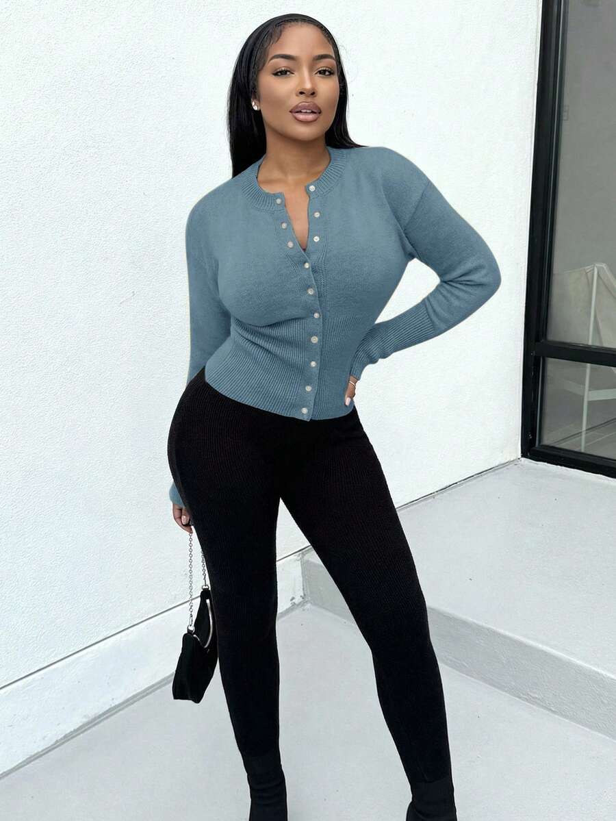 Alexandranx 短款修身前扣纯色长袖简约休闲针织开衫、毛衣、短款女式毛衣、女式毛衣、针织毛衣、冬季女装、秋季女装、FW24 - 藍色 - 查看 1
