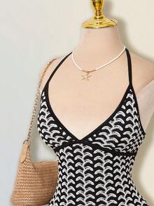 SHEIN ICON Đầm đi biển mini cổ yếm hở lưng cổ chữ V sâu, chất liệu dệt jacquard nhiều màu sắc, viền gân tương phản, dành cho nữ. - Đen và trắng - Xem 5