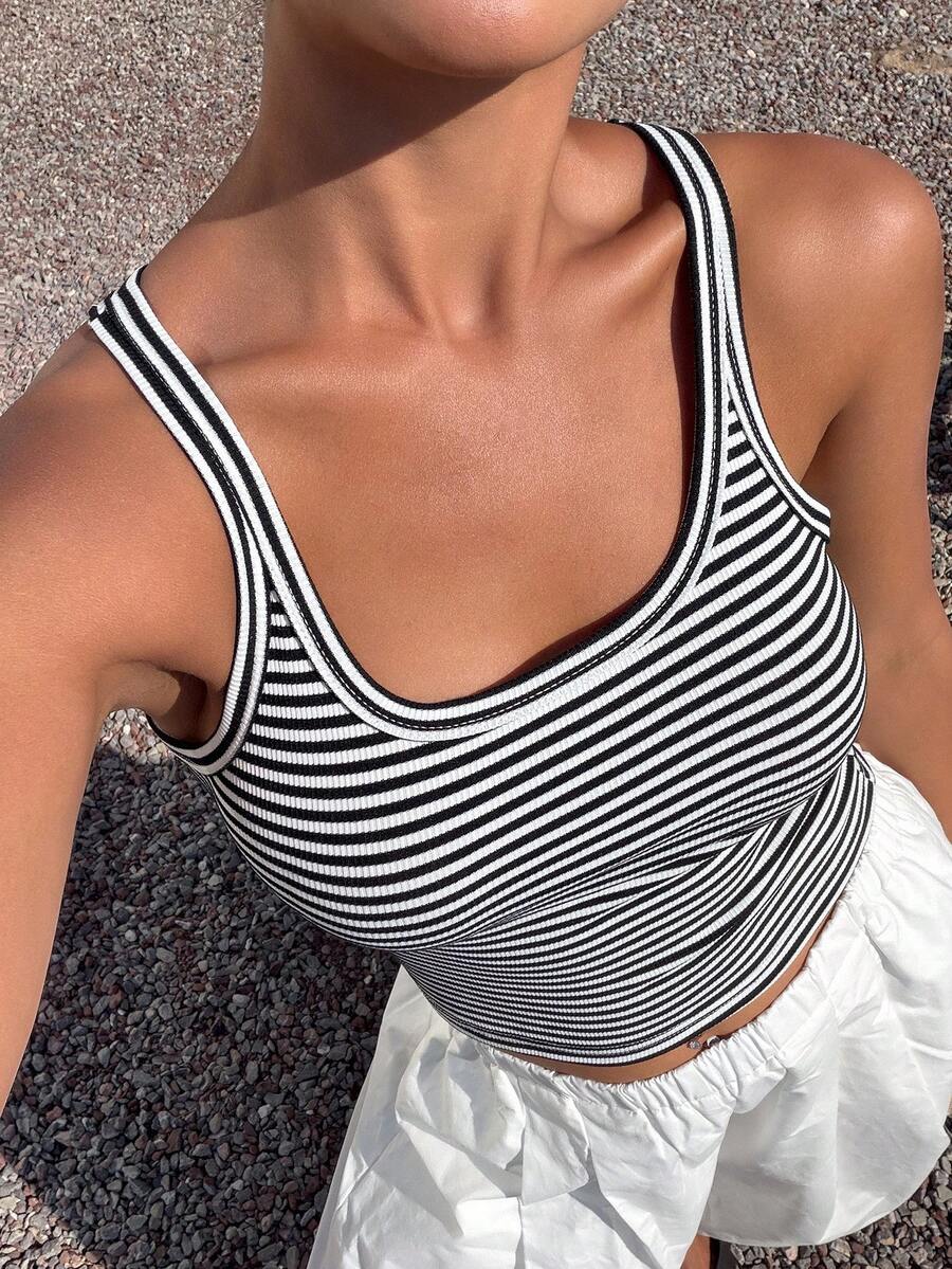 DAZY Top ajustado de tirantes con cuello cuadrado y estampado de rayas para mujer, ideal para el verano - Negro - Ver 1