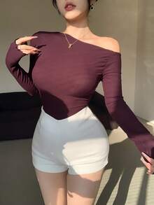 DAZY Áo thun dài tay nữ màu trơn, vạt áo bất đối xứng, kiểu dáng thường ngày. - Màu đỏ tím - Xem 4