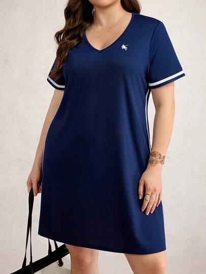 Zelara 休闲V领撞色织带针织连衣裙，藏蓝色加大码