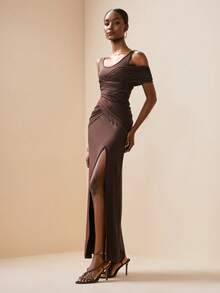 Zivah Vestido elegante de hombros descubiertos con pliegues en marrón, de estilo casual y de negocios para la primavera/verano 2026 - Marrón - Ver 4