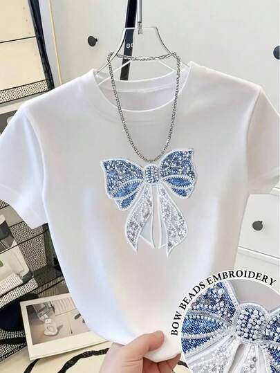 Resyla Plus Size Women's Butterfly Decor Round Neck Short Sleeve T-Shirt