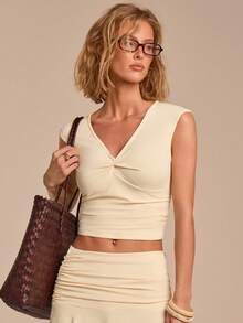 COSMINA 女士浅黄色褶皱V领无袖上衣和半裙两件套，休闲优雅，适合度假和工作场合。 - 淡黃色 - 查看 4