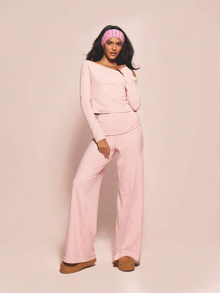MISSGUIDED Women's Off Shoulder Cropped Top With Wide Leg Palazzo Pants Lounge Set Relaxed Fit Coordinated Outfit Comfort Wear Two Piece Set