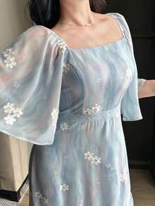 Dazy Plus Gaun Bordir Bunga Elegan Ukuran Plus, Gaun Musim Panas untuk Wanita - Baby Blue - View 1