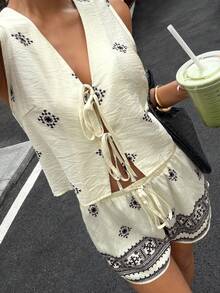 Muchica 2pcs Bohemian Style Casual Geometric Print Tie-Up Camisole And Shorts Set; Women's Solid Color Tie-Up Cropped Sleeveless Top And Shorts Casual Two-Piece Set; Summer Women's Two-Piece Set.Summer Women's Wear, Vacation Women's Wear, Casual Set, Two-Piece Set, Retro And Luxurious Style Women's Airport Outfit. - Multicolor - View 5