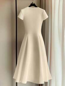 Franclia 复古优雅纽扣元素知性简约休闲夏季女士优雅连衣裙 - 杏色 - 查看 2