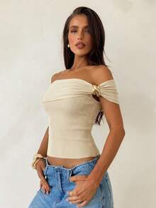 Aloruh Top de punto elegante beige para mujer para salir de noche en verano,Suéter acanalado asimétrico con hombro descubierto y decoración metálica,Pullover vintage ceñido, Streetwear - Albaricoque - Ver 8