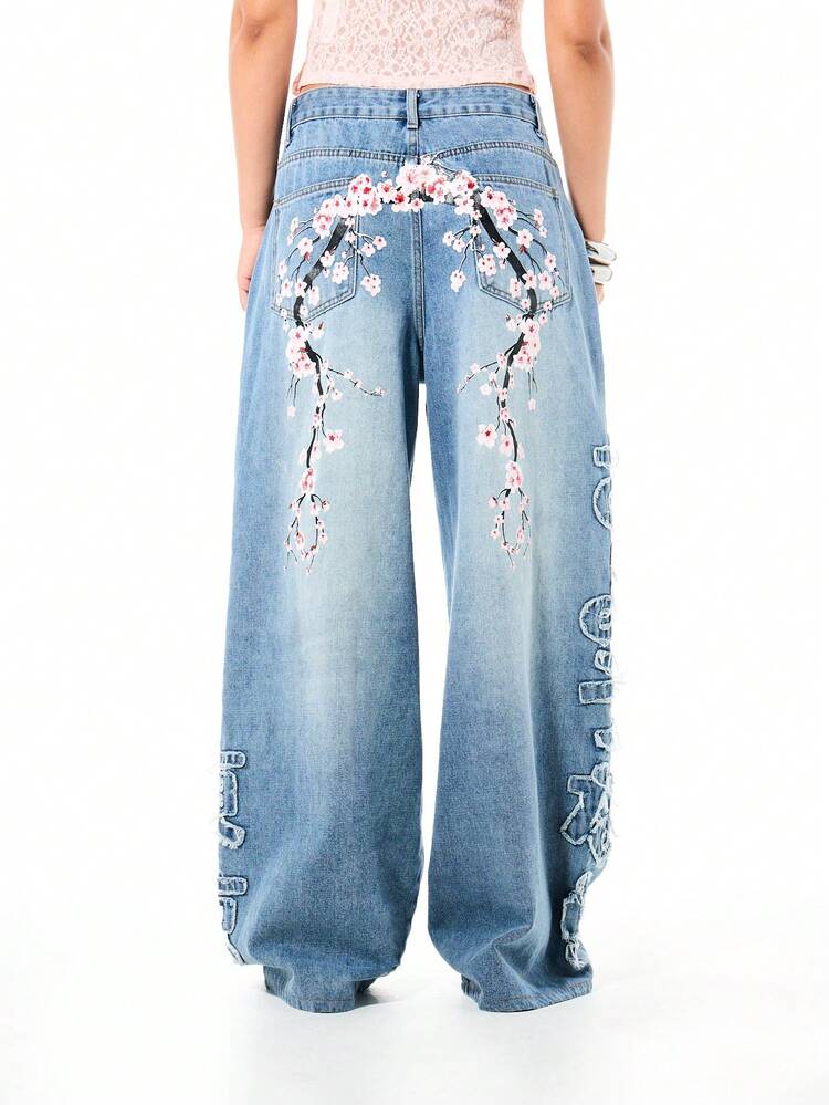 SUMWON WOMEN Jeans a gamba larga con applicazione di fiori di ciliegio