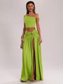 SHEIN BAE 两件套女士度假休闲纯色绿色露肩短款上衣搭配腰部褶皱金属装饰开衩裙摆半身裙，绿色套装，度假套装，海滩度假，优雅度假两件套，休闲外出，约会，早午餐 - 綠色 - 查看 4