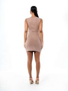 BABYPHAT Damen Rippstrick Minikleid mit Ausschnitt und Metallösen, Stern Muster, lässiges figurbetontes ärmelloses Sommerkleid - Braun - Übersicht 7