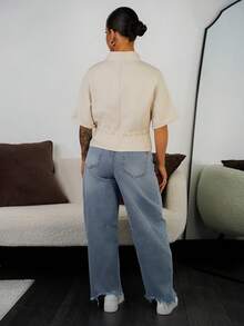 SAYEHFBABY Fashionable Short Utility Shirt, With Two Symmetrical Chest Pockets, Cinched Waist Design, Overall Neat And Practical - Beige - View 2