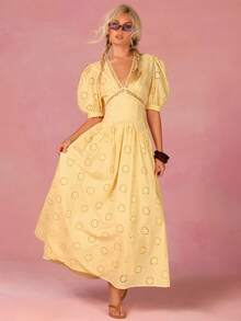 Athîral 女士休闲度假V领刺绣长裙，春夏款 - 鵝黃色 - 查看 1