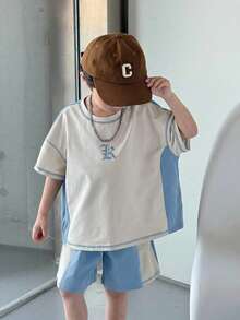 SHEIN Little Byeori 两件套男童休闲撞色拼接圆领短袖短裤套装，适合通勤、上学、日常休闲穿着、运动、春夏穿着。 - 淺藍色 - 查看 5
