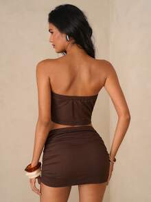 SHEIN Glamour Bộ 2 món váy ngắn cúp ngực khoét eo gợi cảm, phong cách thường ngày dành cho nữ, thích hợp cho mùa xuân/hè. - Cà phê nâu - Xem 2