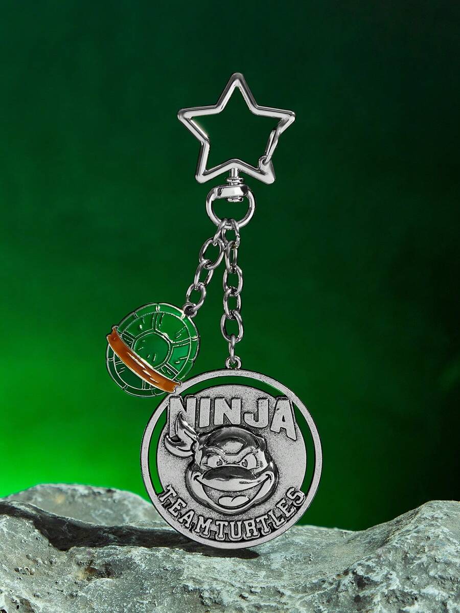 TEENAGE MUTANT NINJA TURTLES | SHEIN 时尚锌合金复古银色钥匙扣电影包挂件,纪念品,收藏品,礼品,钱包,书包,背包,汽车配件,男女通用 - 彩色 - 查看 1