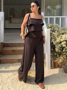 Dazy Plus 春夏度假风露脐吊带背心搭配荷叶边下摆休闲裤，两件套，适合大码女性 - 鏽棕色 - 查看 5