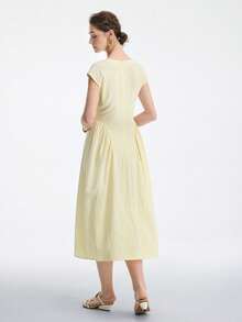 Aalyst Vestido midi elegante con cuello en V y cintura fruncida, adecuado para citas y fiestas - Albaricoque - Ver 3