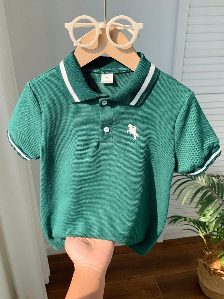 SHEIN 1件男童绿色休闲修身学院风针织短袖polo衫，适合日常穿着、上学、外出、运动、春夏穿着，是复活节礼物的理想之选。也适合春夏外出、情人节、约会、旅行、度假、家庭聚会、返校、婚礼、晚宴、运动、生日派对、圣帕特里克节、节日等场合。